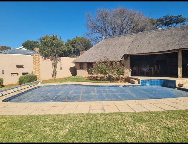 5 BEDROOM HOUSE FOR SALE IN ALBERANTE